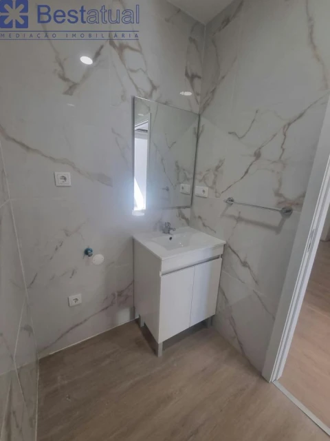 Apartamento T3 para Venda em Requião