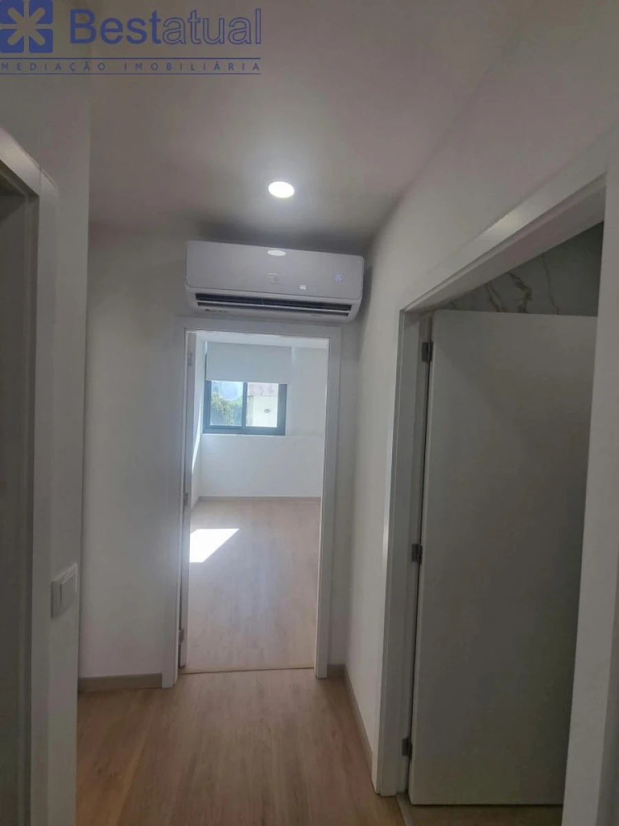 Apartamento T3 para Venda em Requião Foto 8