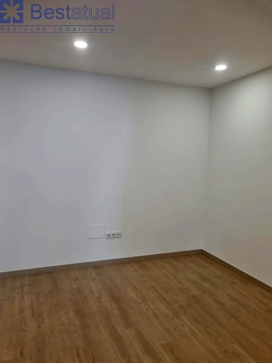 Apartamento T3 para Venda em Requião Foto 15