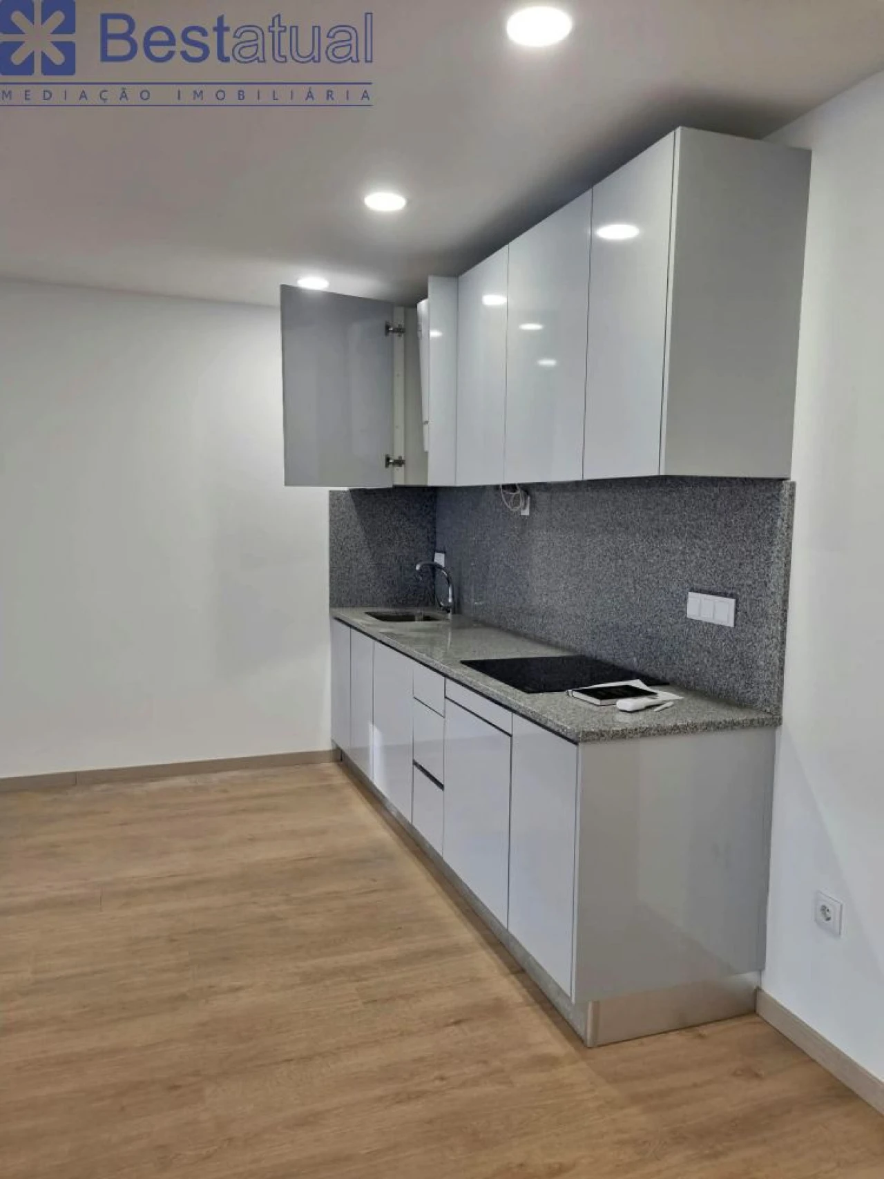 Apartamento T3 para Venda em Requião Foto 4
