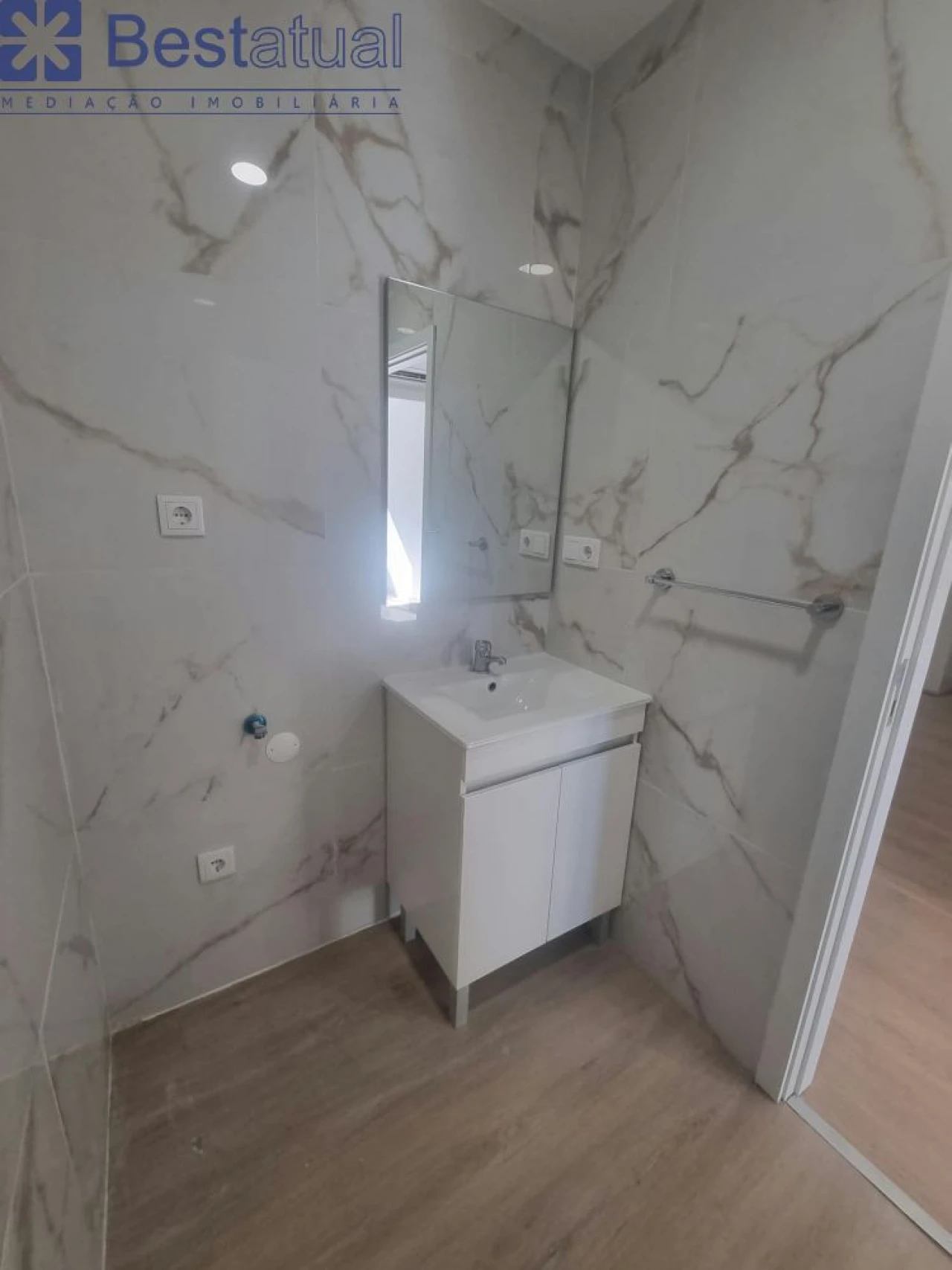 Apartamento T3 para Venda em Requião Foto 11