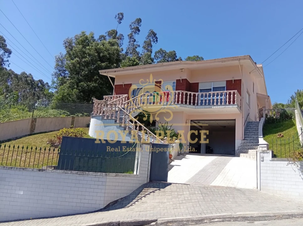 Moradia T3 para Venda em Caldas de São Jorge e Pigeiros Foto 1