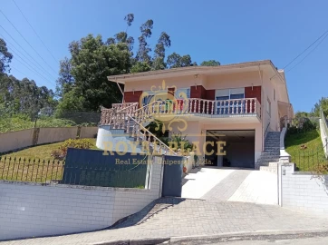 Moradia T3 para Venda em Caldas de São Jorge e Pigeiros