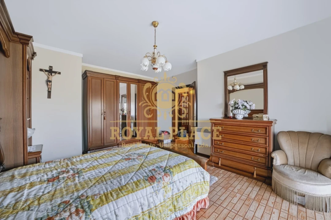 Moradia T3 para Venda em Caldas de São Jorge e Pigeiros Foto 7