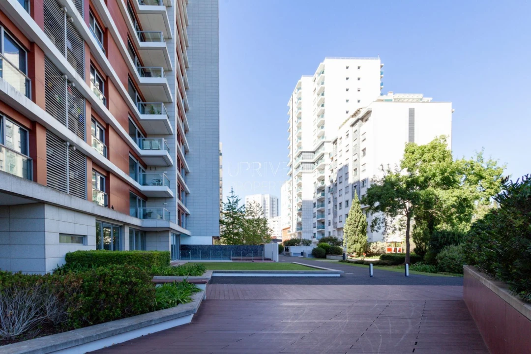 Apartamento T2 para Venda em Alvalade Foto 42