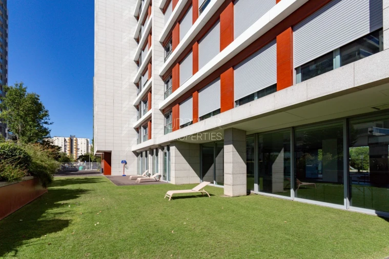 Apartamento T2 para Venda em Alvalade Foto 41