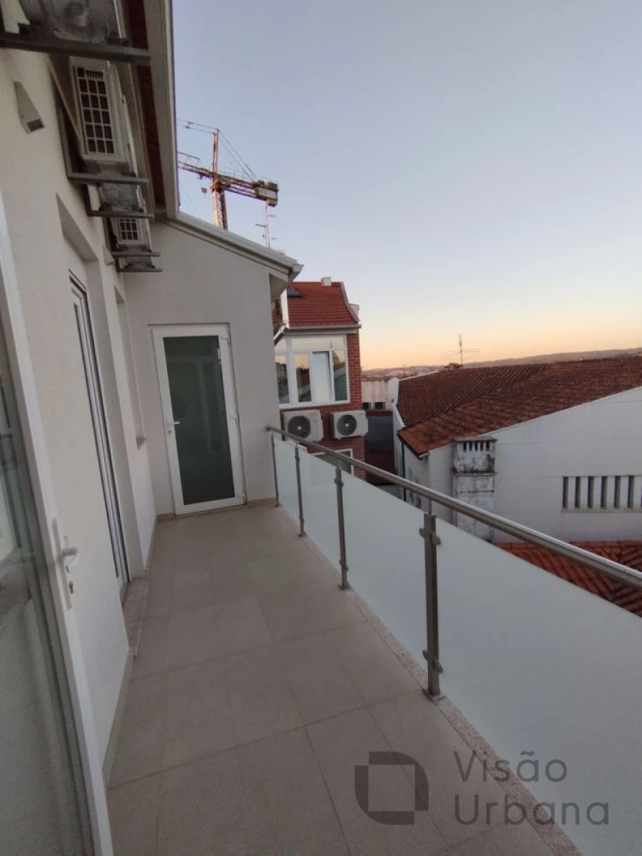Apartamento T2 para Venda em Viseu Foto 11