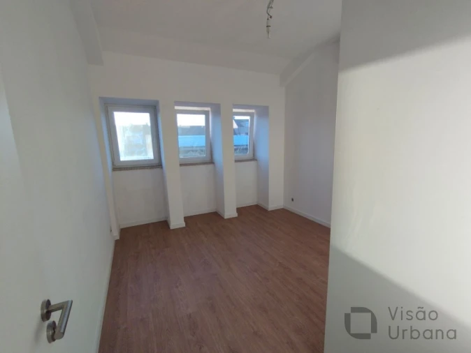 Apartamento T2 para Venda em Viseu Foto 5