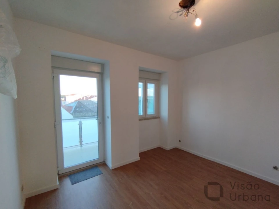 Apartamento T2 para Venda em Viseu Foto 6