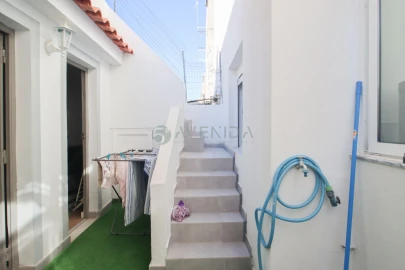 Apartamento T1 para Venda em Baixa da Banheira e Vale da Amoreira