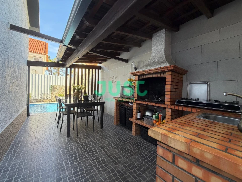 Moradia T4 para Venda em Quinta do Conde Foto 4