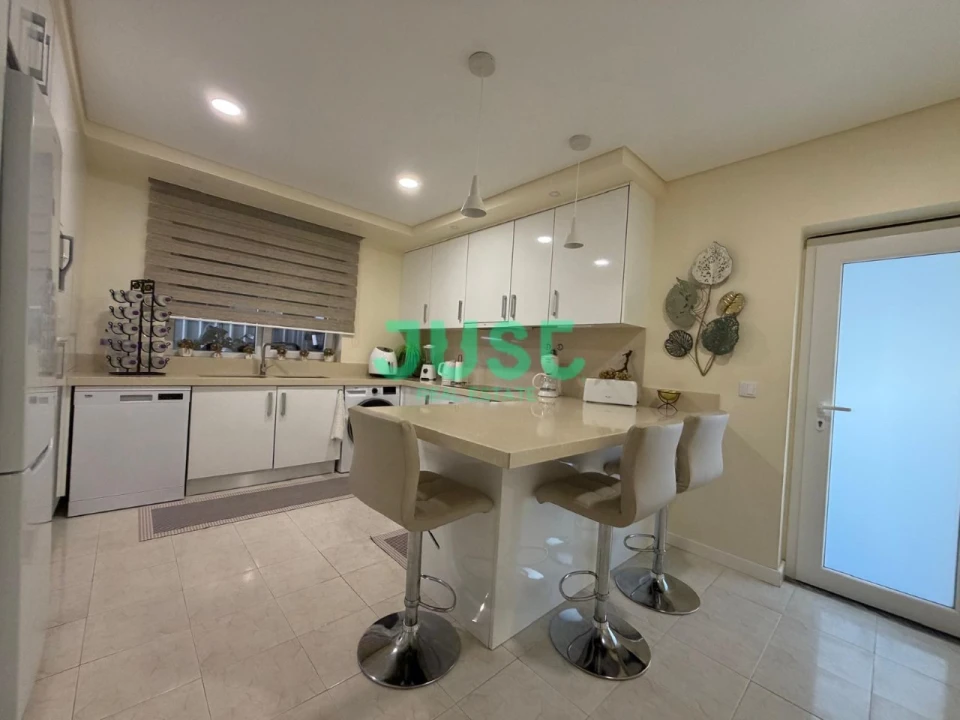 Moradia T4 para Venda em Quinta do Conde Foto 10