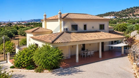 Moradia T6 para Venda em Loule (São Clemente)