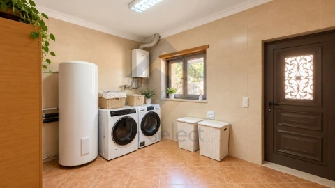 Moradia T6 para Venda em Loule (São Clemente)