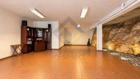 Moradia T6 para Venda em Loule (São Clemente)