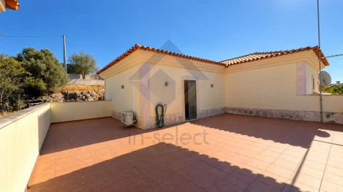 Moradia T6 para Venda em Loule (São Clemente)