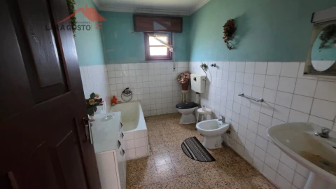 Moradia T3 para Venda em Castelãos e Vilar do Monte