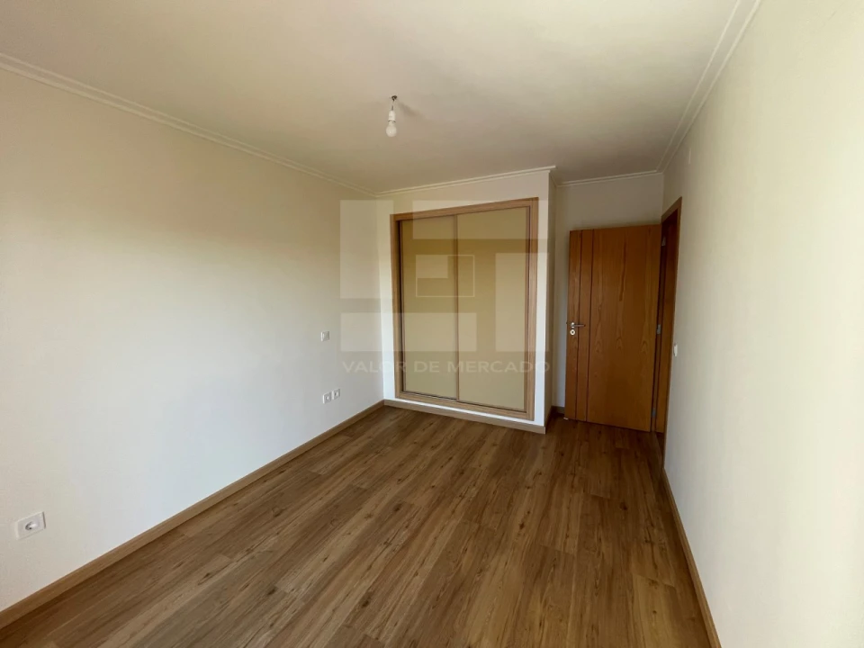 Moradia T3 para Venda em Guia Foto 27