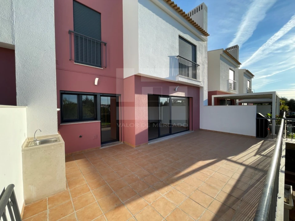 Moradia T3 para Venda em Guia Foto 16