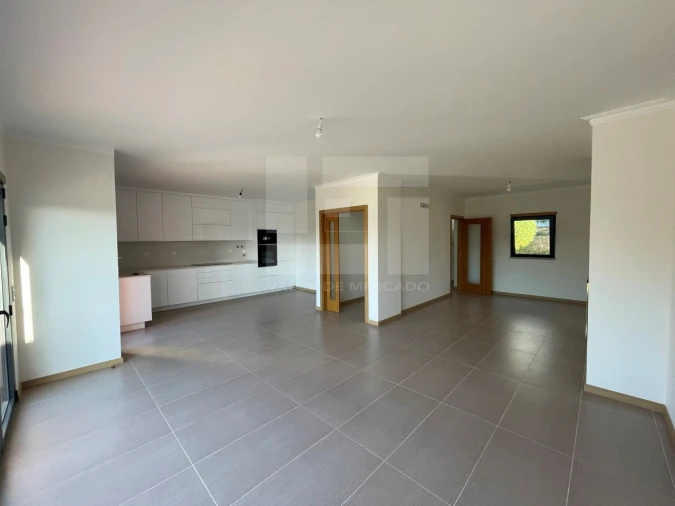 Moradia T3 para Venda em Guia Foto 12