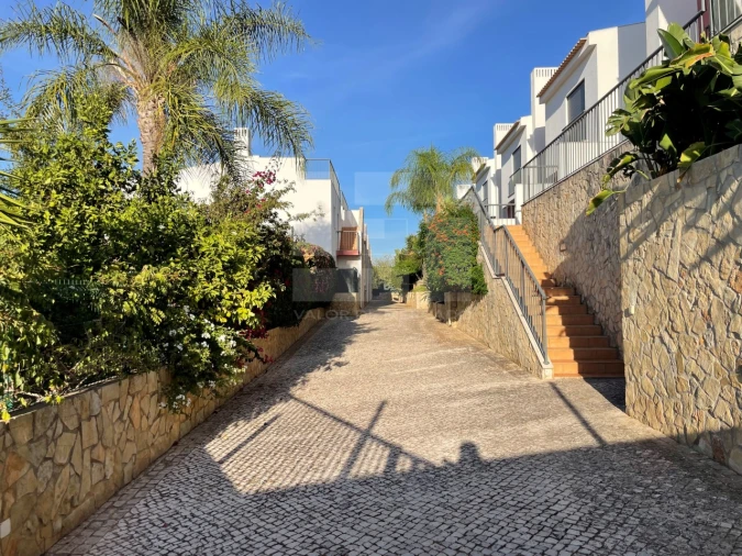 Moradia T3 para Venda em Guia Foto 2