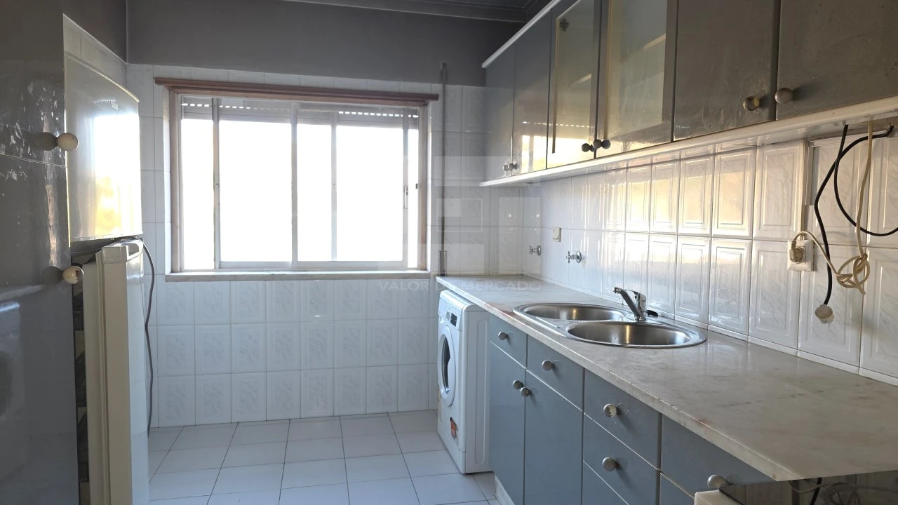 Apartamento T2 para Venda em Cacém e São Marcos Foto 2