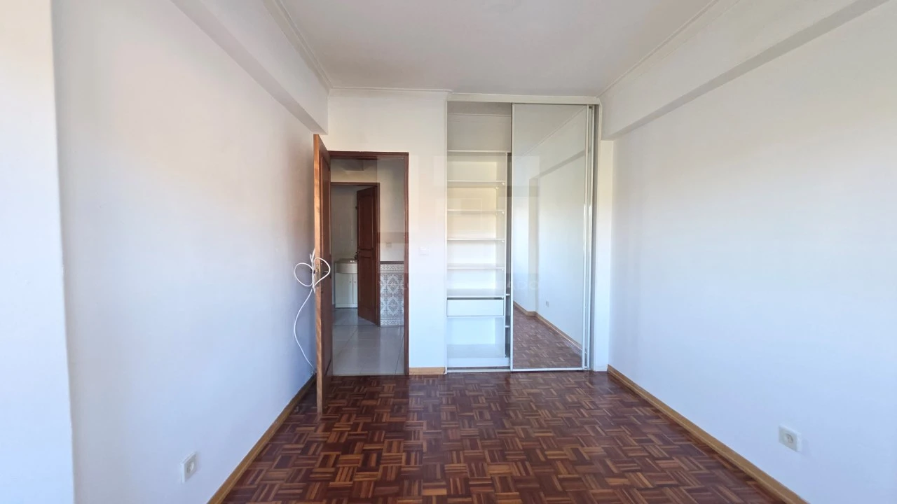 Apartamento T2 para Venda em Cacém e São Marcos Foto 18