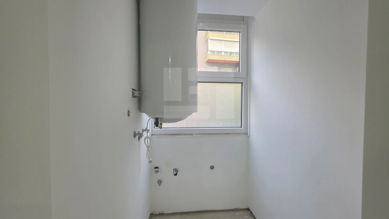 Apartamento T4 para Venda em Almada, Cova da Piedade, Pragal e Cacilhas Foto 9