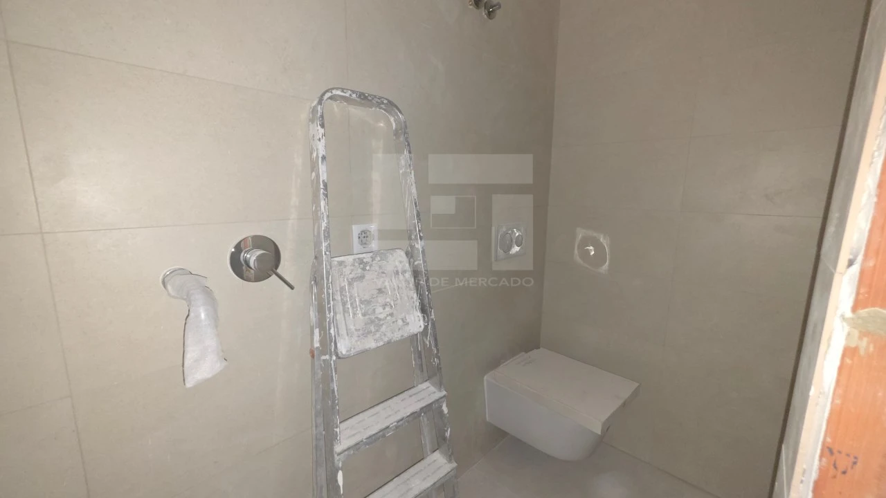 Apartamento T4 para Venda em Almada, Cova da Piedade, Pragal e Cacilhas Foto 12