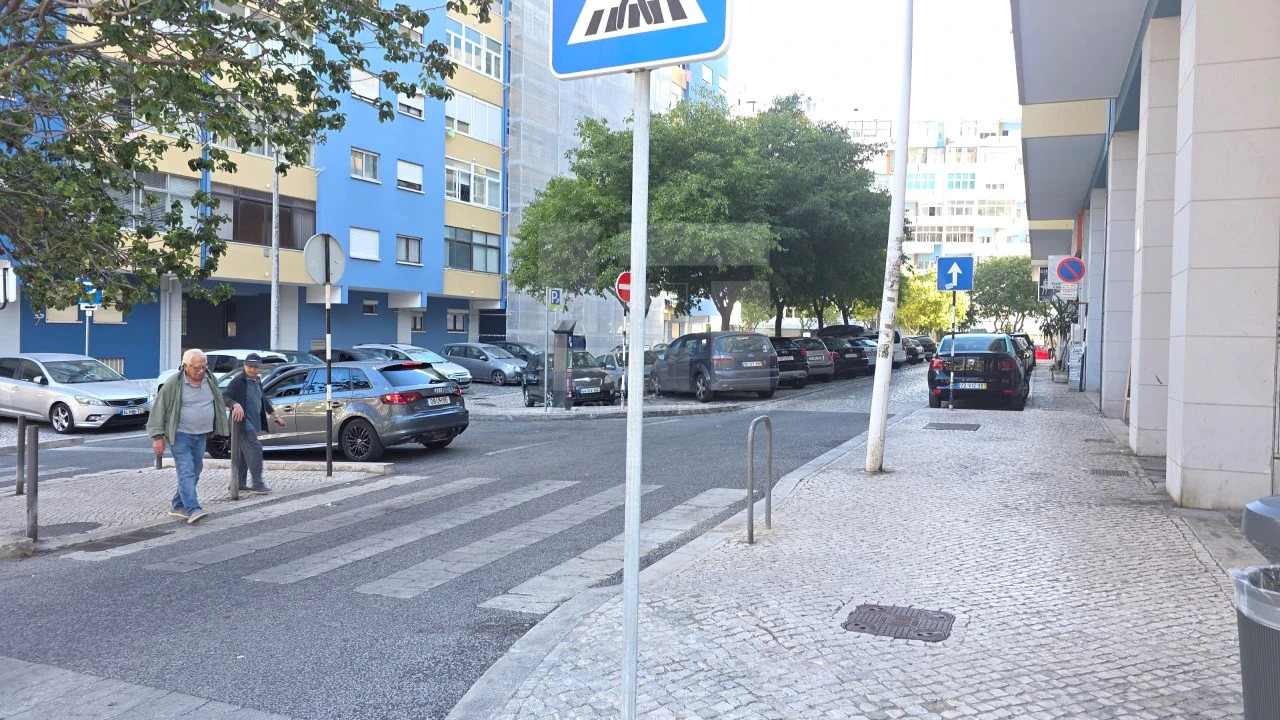 Apartamento T4 para Venda em Almada, Cova da Piedade, Pragal e Cacilhas Foto 26
