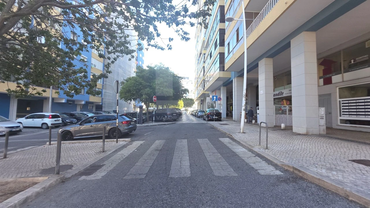 Apartamento T4 para Venda em Almada, Cova da Piedade, Pragal e Cacilhas Foto 29