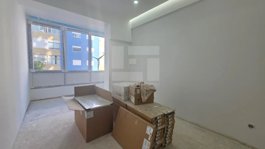 Apartamento T4 para Venda em Almada, Cova da Piedade, Pragal e Cacilhas Foto 14