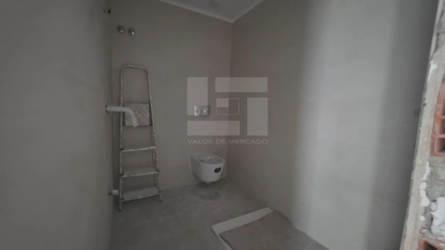 Apartamento T4 para Venda em Almada, Cova da Piedade, Pragal e Cacilhas Foto 16