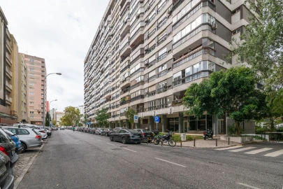 Apartamento T2 para Arrendamento em Algés, Linda-A-Velha e Cruz Quebrada-Dafundo