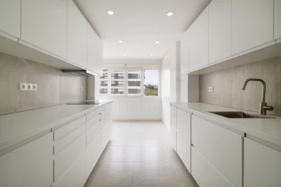 Apartamento T2 para Arrendamento em Algés, Linda-A-Velha e Cruz Quebrada-Dafundo