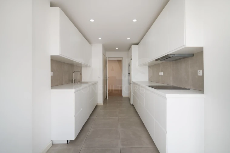 Apartamento T2 para Arrendamento em Algés, Linda-A-Velha e Cruz Quebrada-Dafundo Foto 4