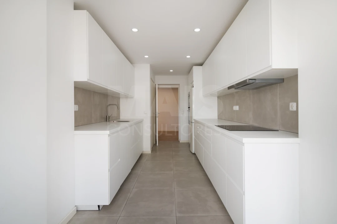 Apartamento T2 para Arrendamento em Algés, Linda-A-Velha e Cruz Quebrada-Dafundo Foto 4