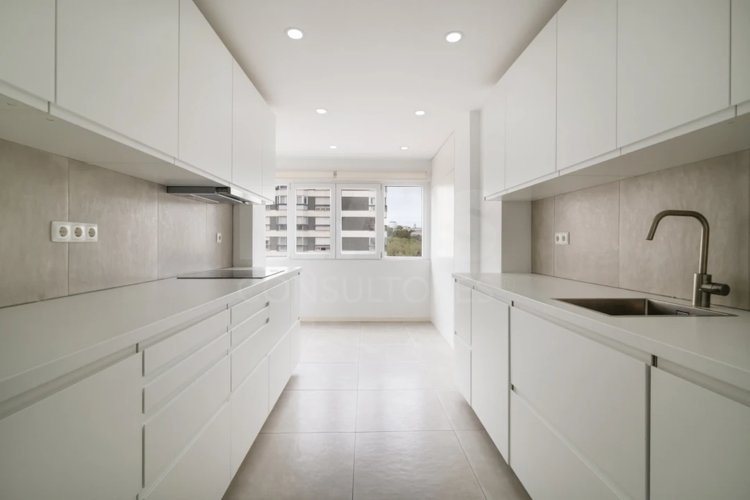 Apartamento T2 para Arrendamento em Algés, Linda-A-Velha e Cruz Quebrada-Dafundo Foto 3
