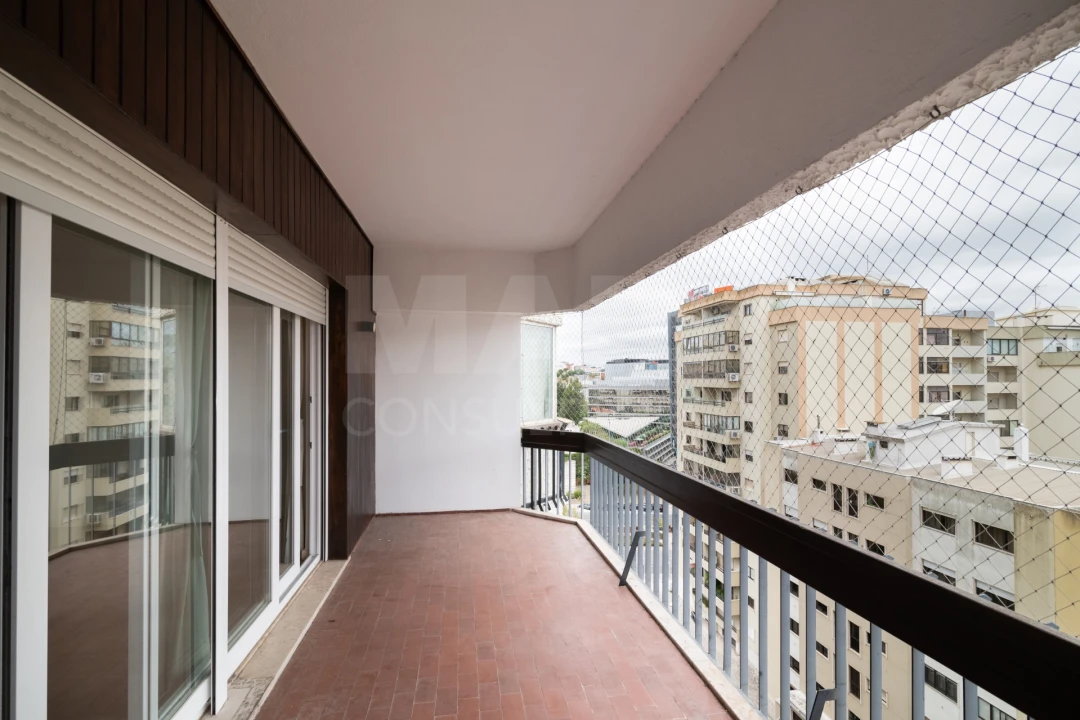 Apartamento T2 para Arrendamento em Algés, Linda-A-Velha e Cruz Quebrada-Dafundo Foto 6