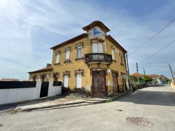Moradia T5 para Venda em Monte