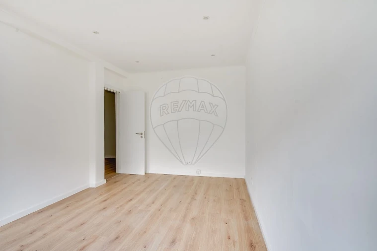 Apartamento T3 para Venda em Venteira Foto 14