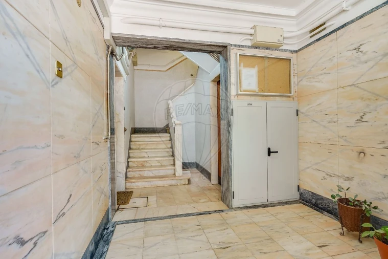 Apartamento T3 para Venda em Venteira Foto 6