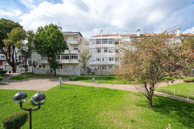 Apartamento T3 para Venda em Venteira Foto 3