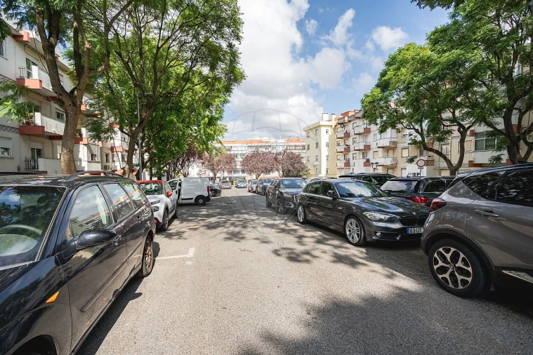 Apartamento T3 para Venda em Venteira Foto 10