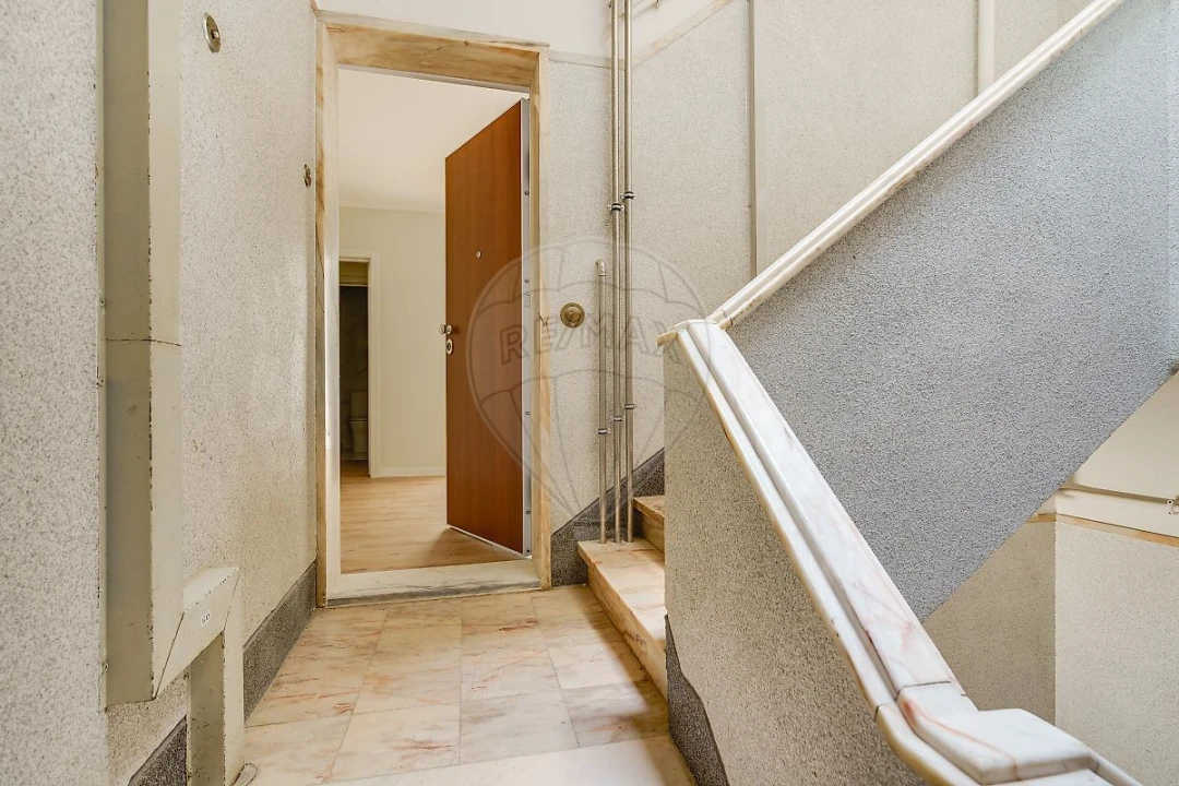 Apartamento T3 para Venda em Venteira Foto 2