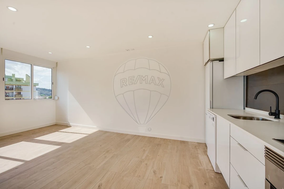 Apartamento T2 para Venda em Odivelas Foto 12