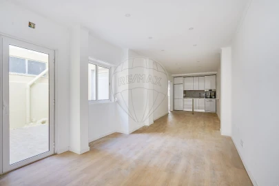 Apartamento T2 para Venda em Falagueira-Venda Nova