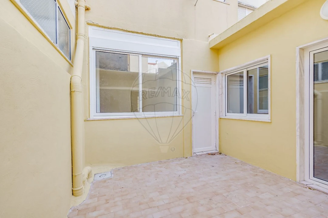 Apartamento T2 para Venda em Encosta do Sol Foto 11