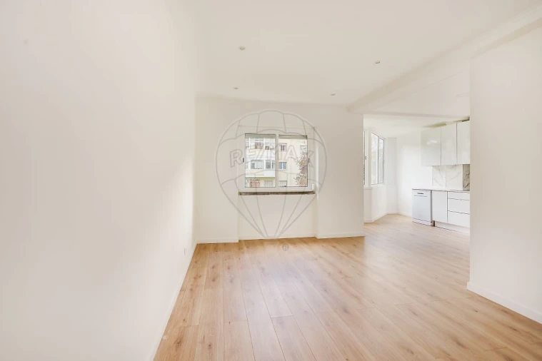 Apartamento T3 para Venda em Odivelas Foto 2