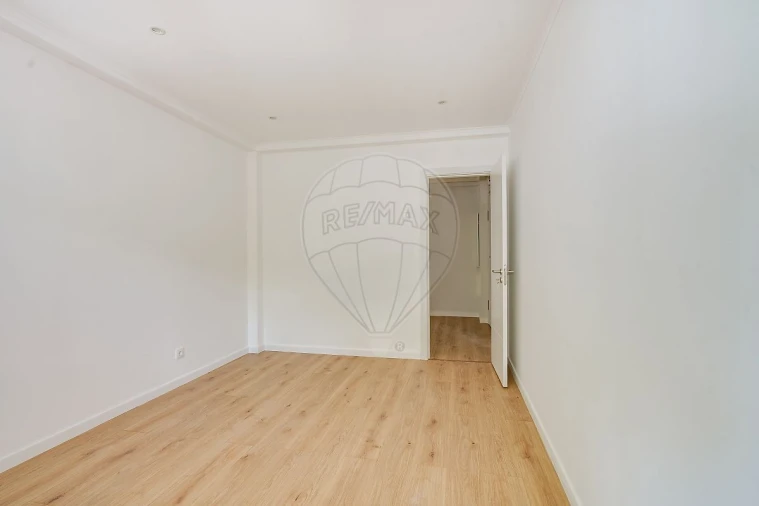 Apartamento T3 para Venda em Venteira Foto 16